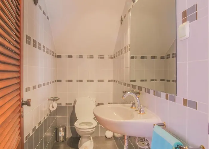 Casa Montaza 4 Bedroom With Private Pool In Lagos