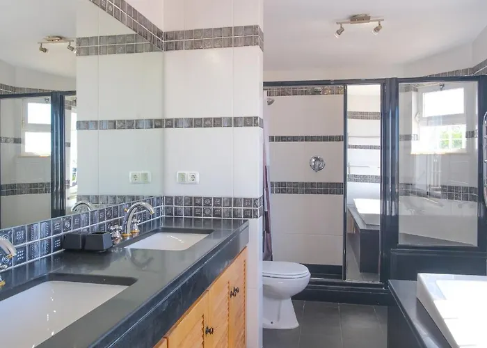 Casa Montaza 4 Bedroom With Private Pool In