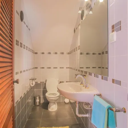 Casa Montaza 4 Bedroom With Private Pool In لاغوس