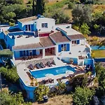 Casa Montaza 4 Bedroom With Private Pool In Lagos